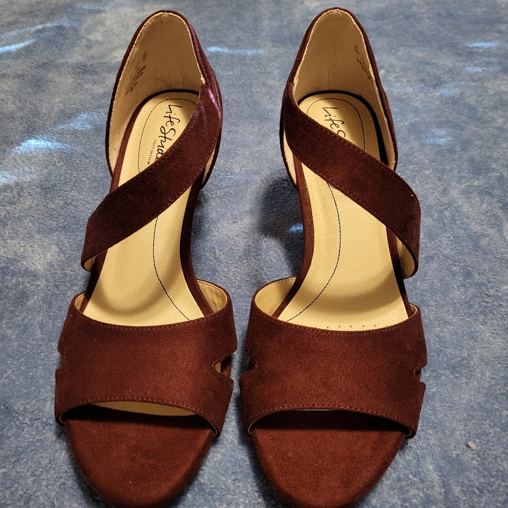 New Life Stride Mega Sandal in Pinot Noir